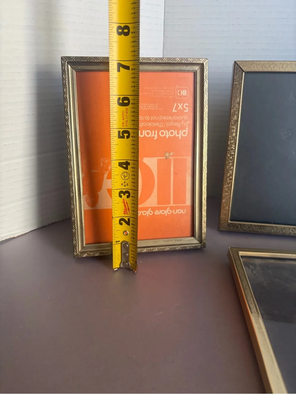 Vintage-Style Gold Photo Frame - Classic Home Accent
